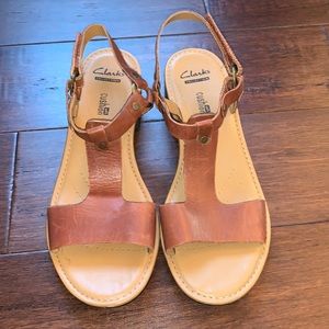 Clarks Collection Soft Cushion  down Sandals EUC